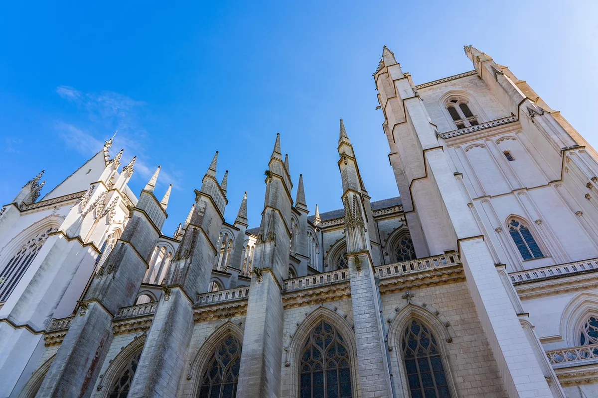 Boostez votre visibilité à Nantes : les meilleures enseignes extérieures en 2026